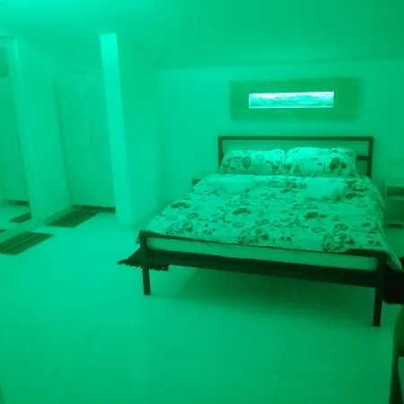 Violeta Hotel